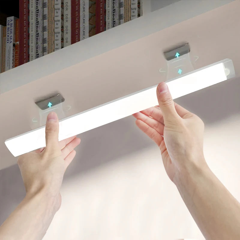 Luz com Sensor de Movimento Recarregável – Luminária LED para Escadas, Armários e Quarto